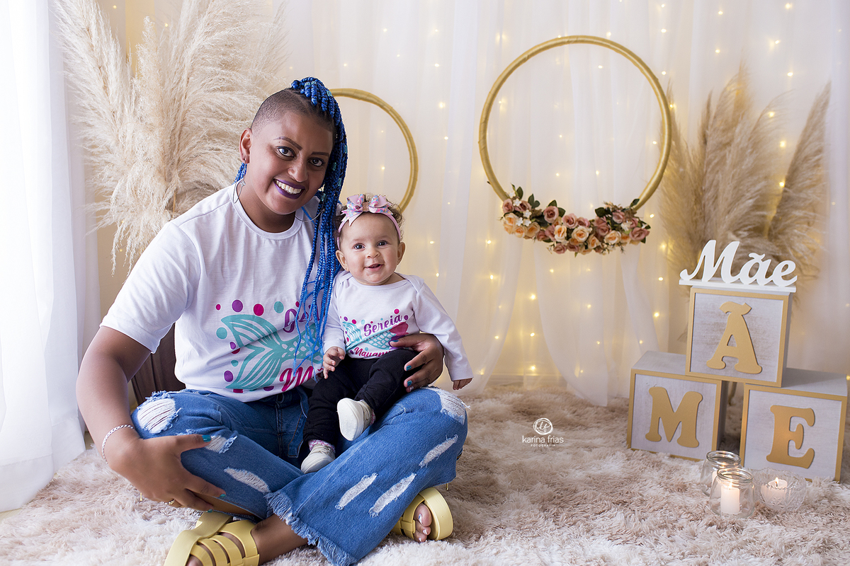 a bebe sorri para a fotografa de familia de caxias do sul - rs