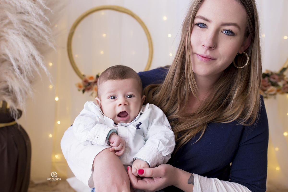 os modelos sorriem para a fotografa de familia de caxias do sul, karina frias