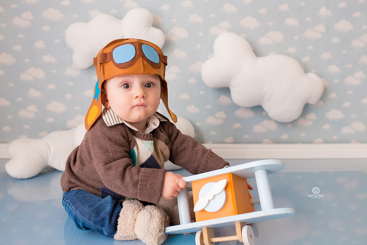 o bebe olha para a fotografa de caxias do sul, karina frias