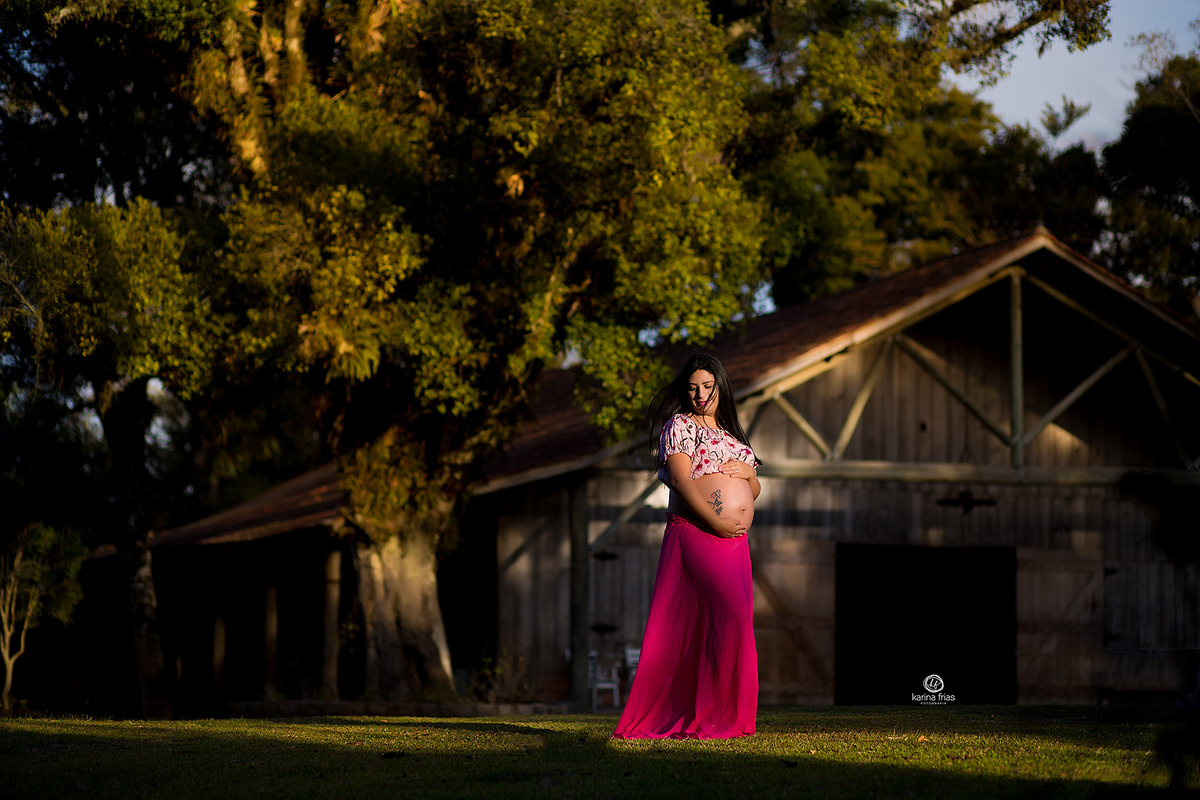 a gestante posa para a fotografa de caxias do sul, karina frias