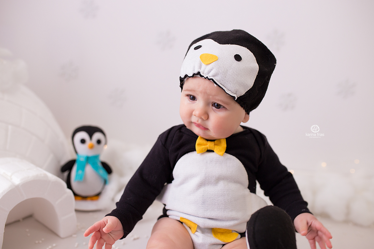 no ensaio infantil a criança olha para a mae