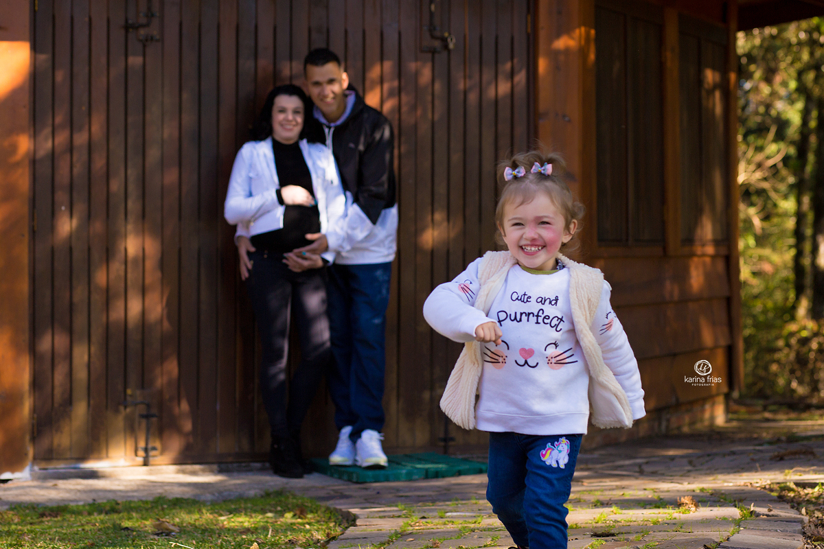 a menina corre e a fotografa de caxias do sul, karina frias captura o momento