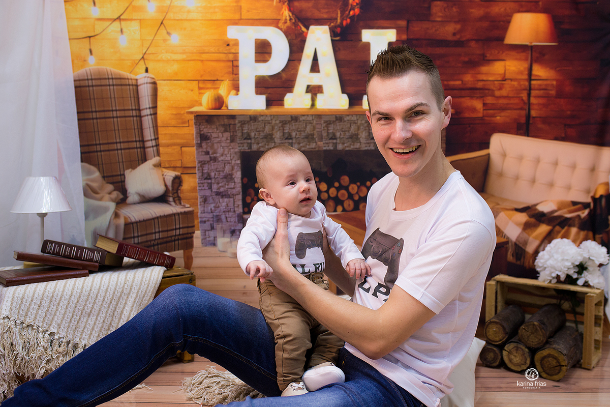 os modelos sorriem para a fotografa de familia de caxias do sul, karina frias