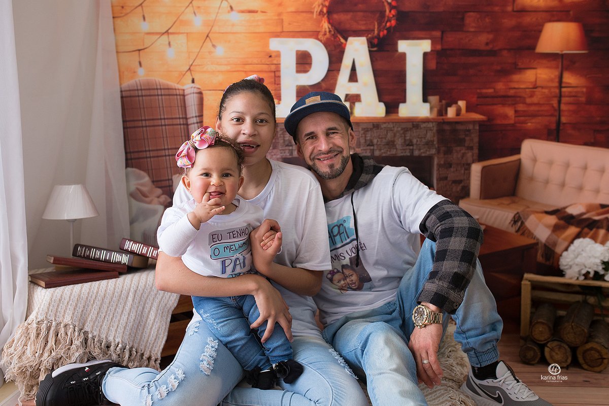 no ensaio de dia dos pais, as filhas participam