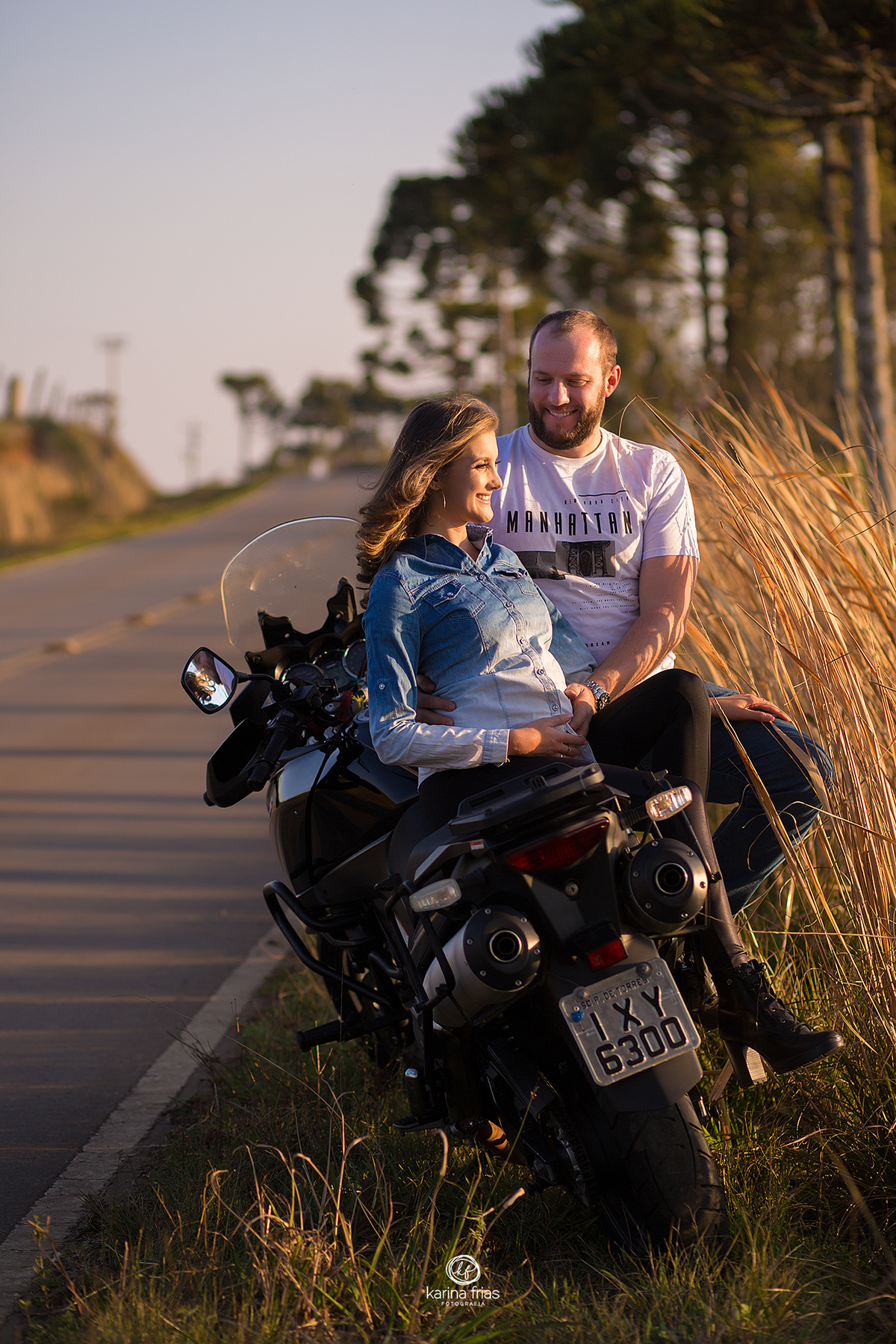 os modelos quiseram a moto na sessao de fotos