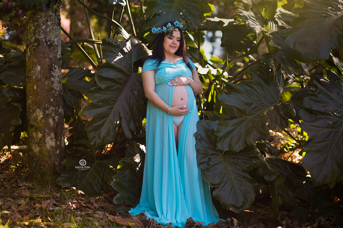 a gestante posa para a fotografa de caxias do sul, karina frias