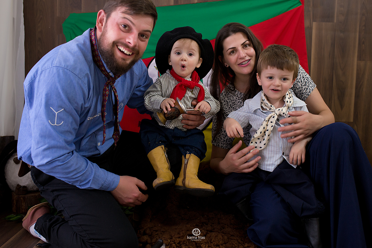 a familia toda participou do ensaio infantil