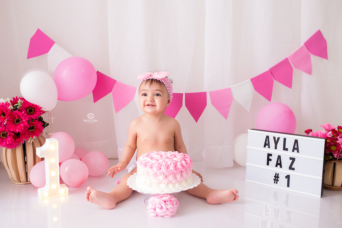 usamos o bolo para as fotos do smash the cake