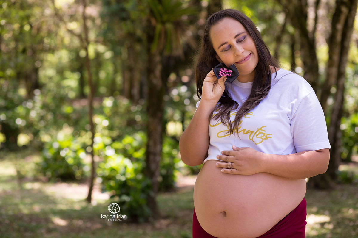 a gestante posa para a fotografa de caxias do sul-rs