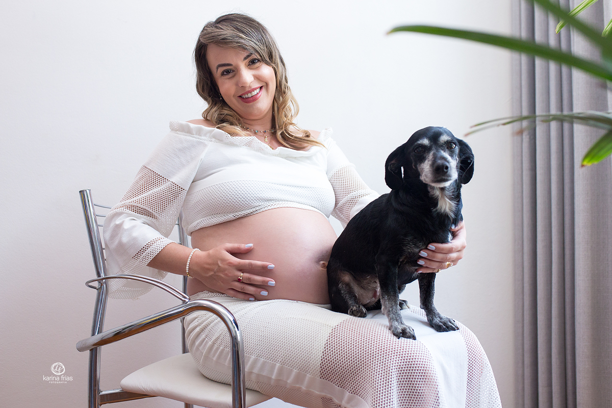 a cachorrinha tambem participou da sessão de gestante