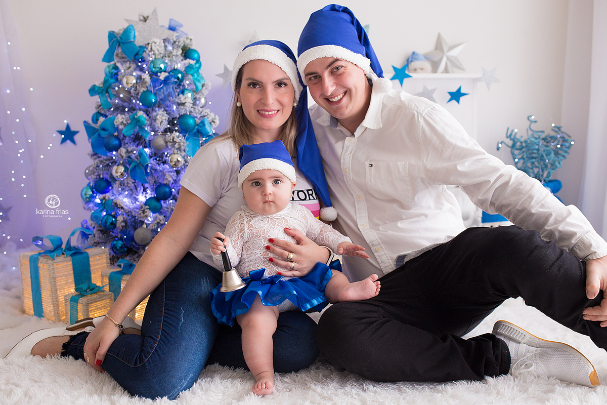 a familia posa para as fotos de natal 2020 em caxias do sul-rs