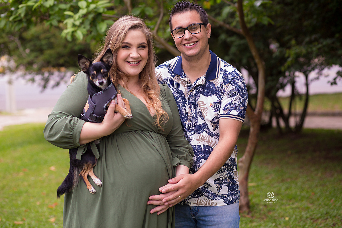 o cachorrinho participou do ensaio de gestante externo