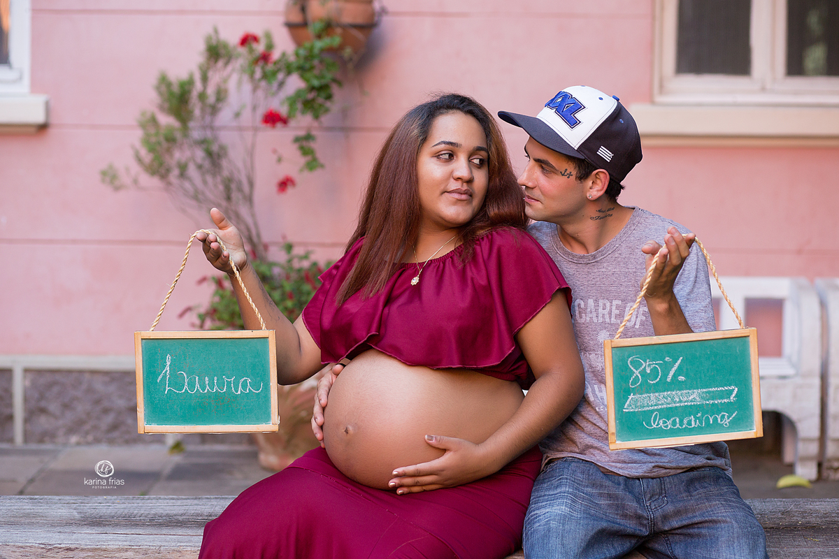 levamos plaquinhas como acessorios para o ensaio