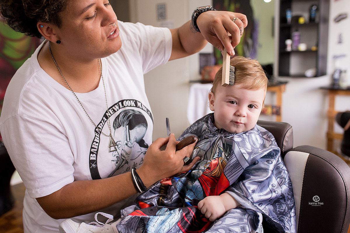 no acompanhamento mensal fomos fotografar o corte de cabelo do menino