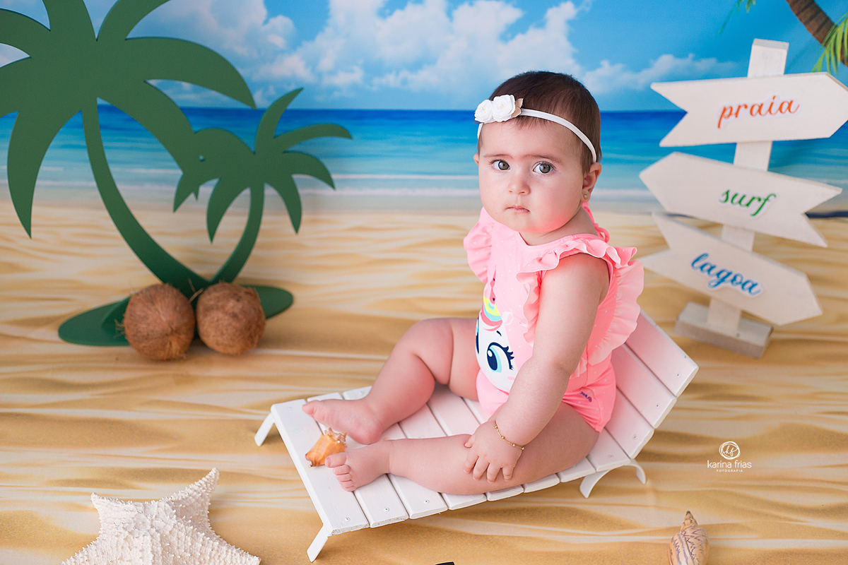 a bebe olha para a fotografa de caxias do sul, karina frias