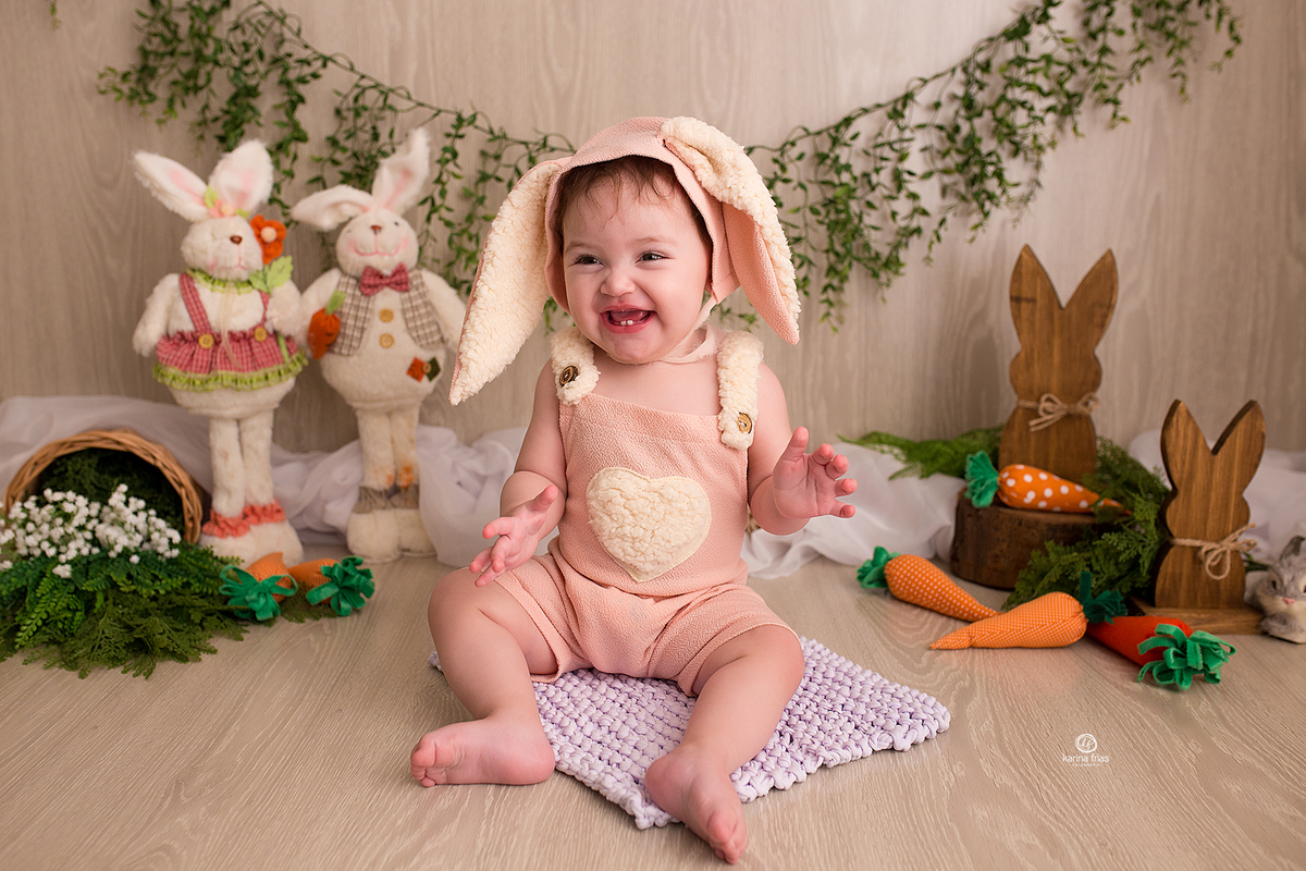 no ensaio de acompanhamento mensal usamos o cenario de pascoa