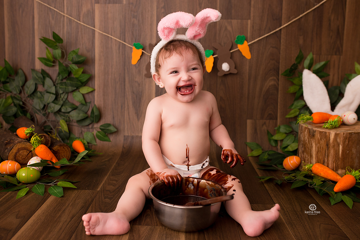 no ensaio infantil demos chocolate para a criança