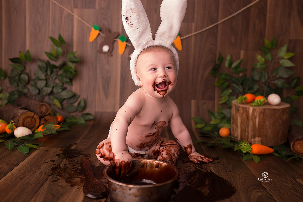no ensaio de pascoa deixamos a criança se lambuzar