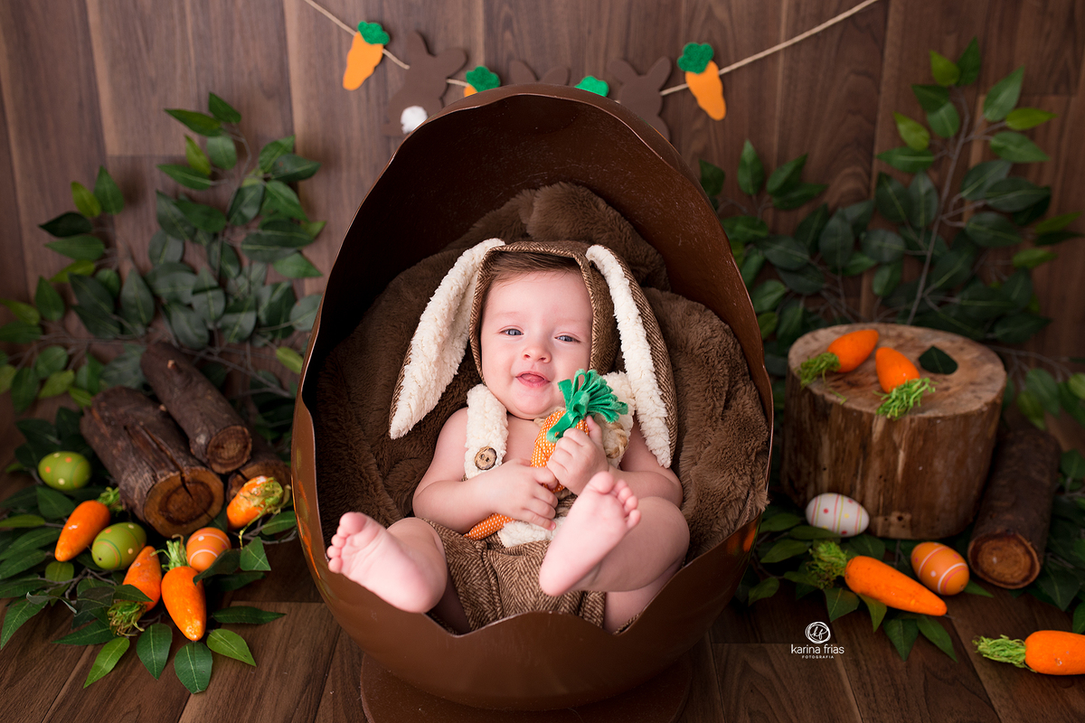 no ensaio de pascoa usamos um ovo gigante para as fotos