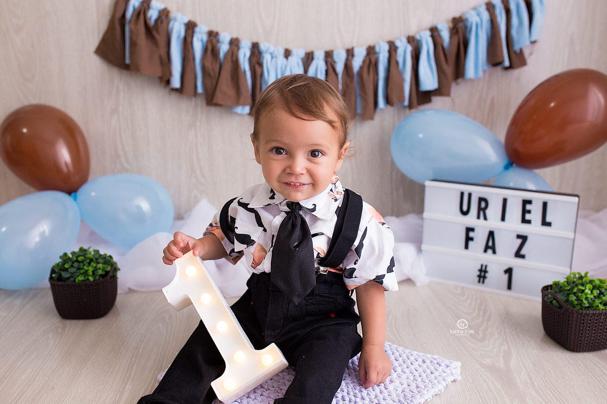 o menino olha para a fotografa de caxias do sul, karina frias