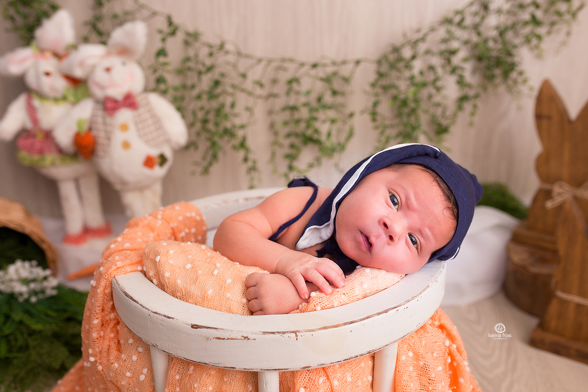 no ensaio de acompanhamento mensal usamos o cenario de pascoa 2021