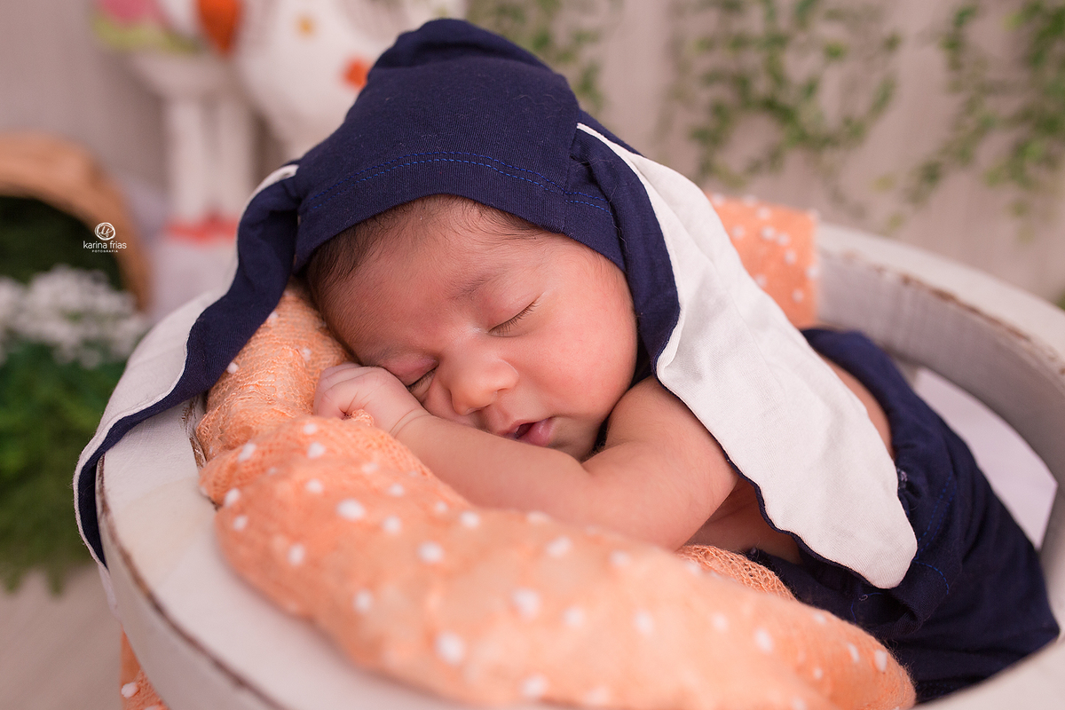 o bebe dorme durante ensaio no estudio
