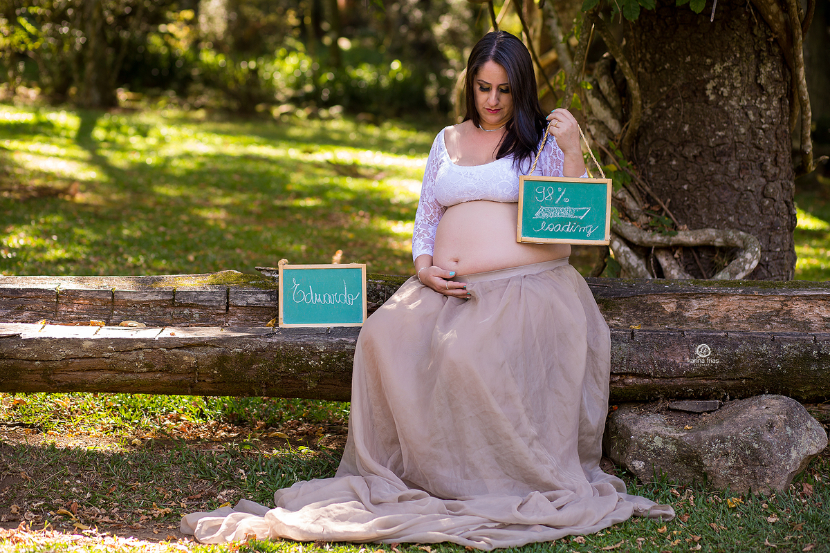 a mae segura as plaquinhas do bebe