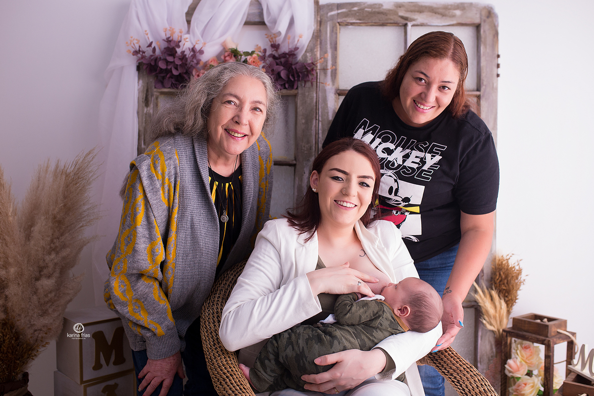 a avó e bisavó participaram do ensaio inafntil