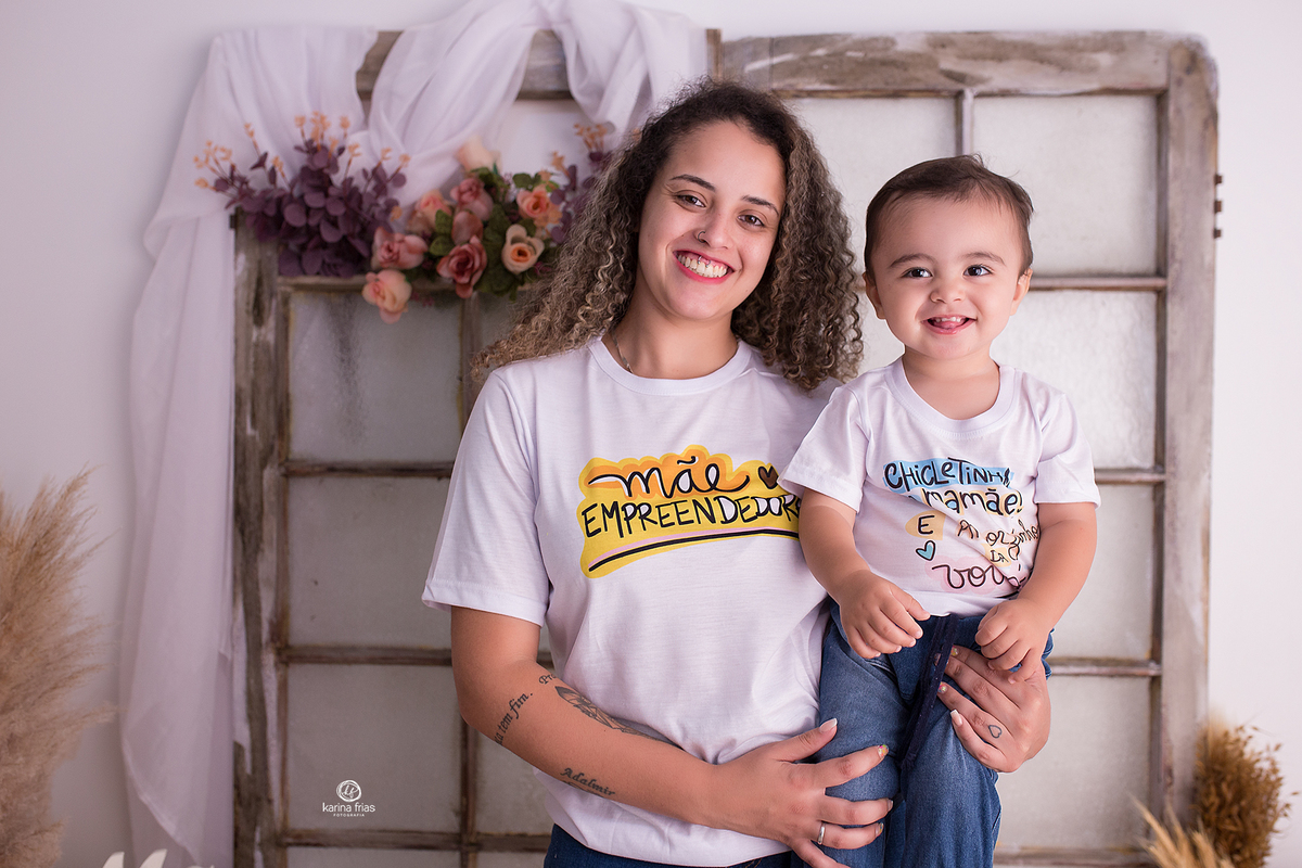 os modelos olham para a fotografa de familia de caxias do sul, karina frias