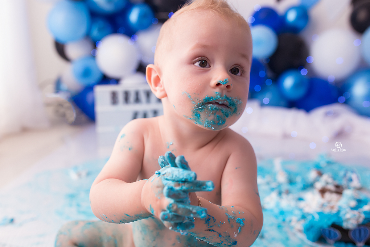 o bebe esta todo sujo no fim do ensaio