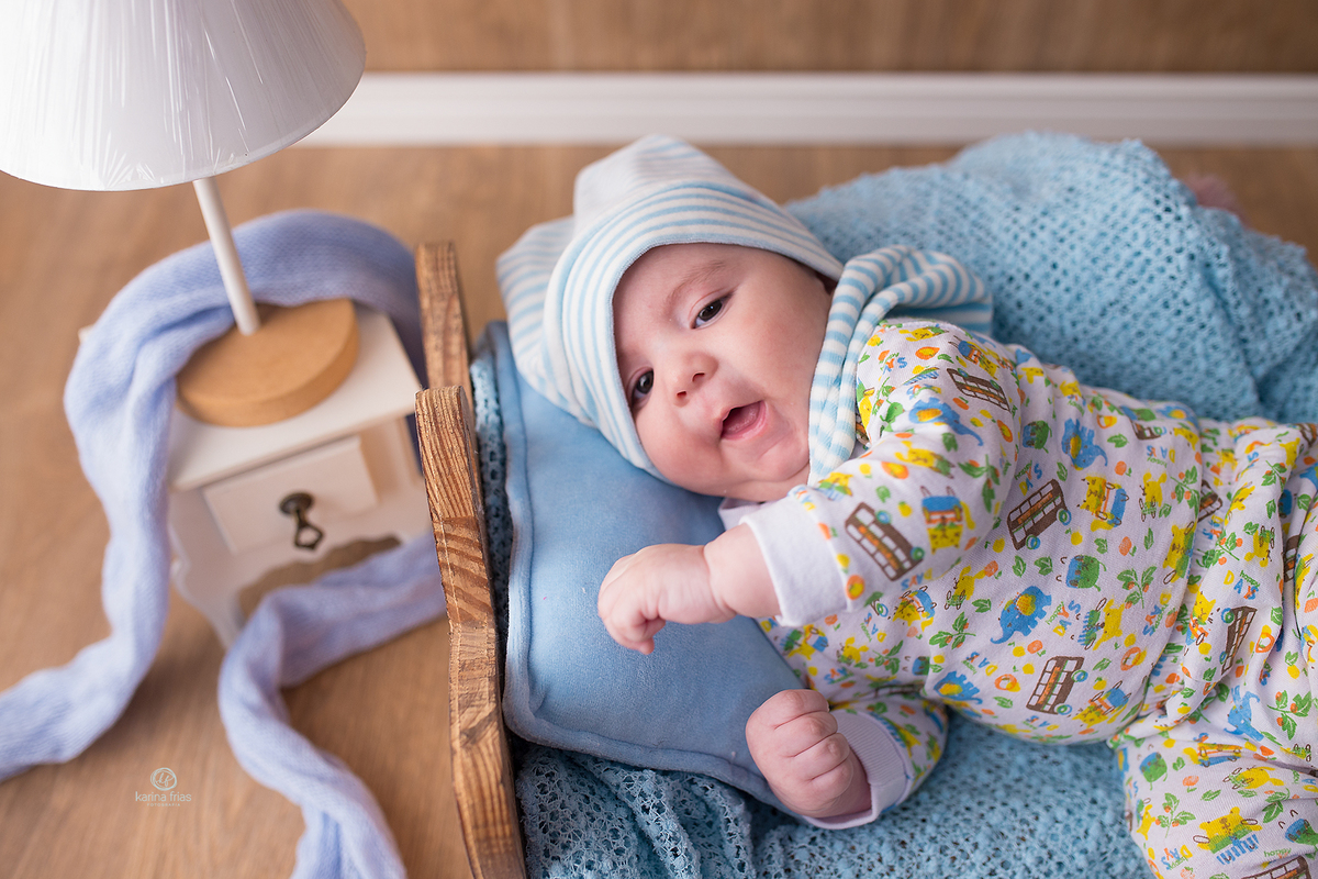 no acompanhamento mensal o bebe esta deitado na caminha