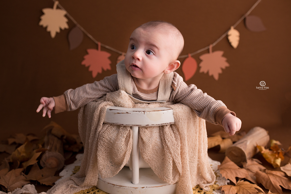 no ensaio infantil usamos o cenario de outono