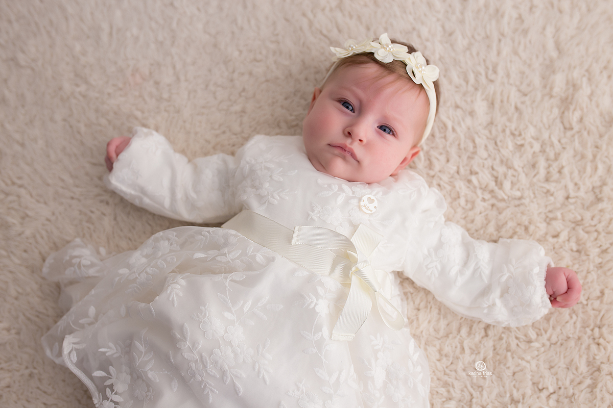 a menina olha para a fotografa de caxias do sul, ka frias