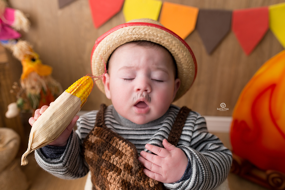 o menino parece cantar para a fotografa de caxias do sul, karina frias