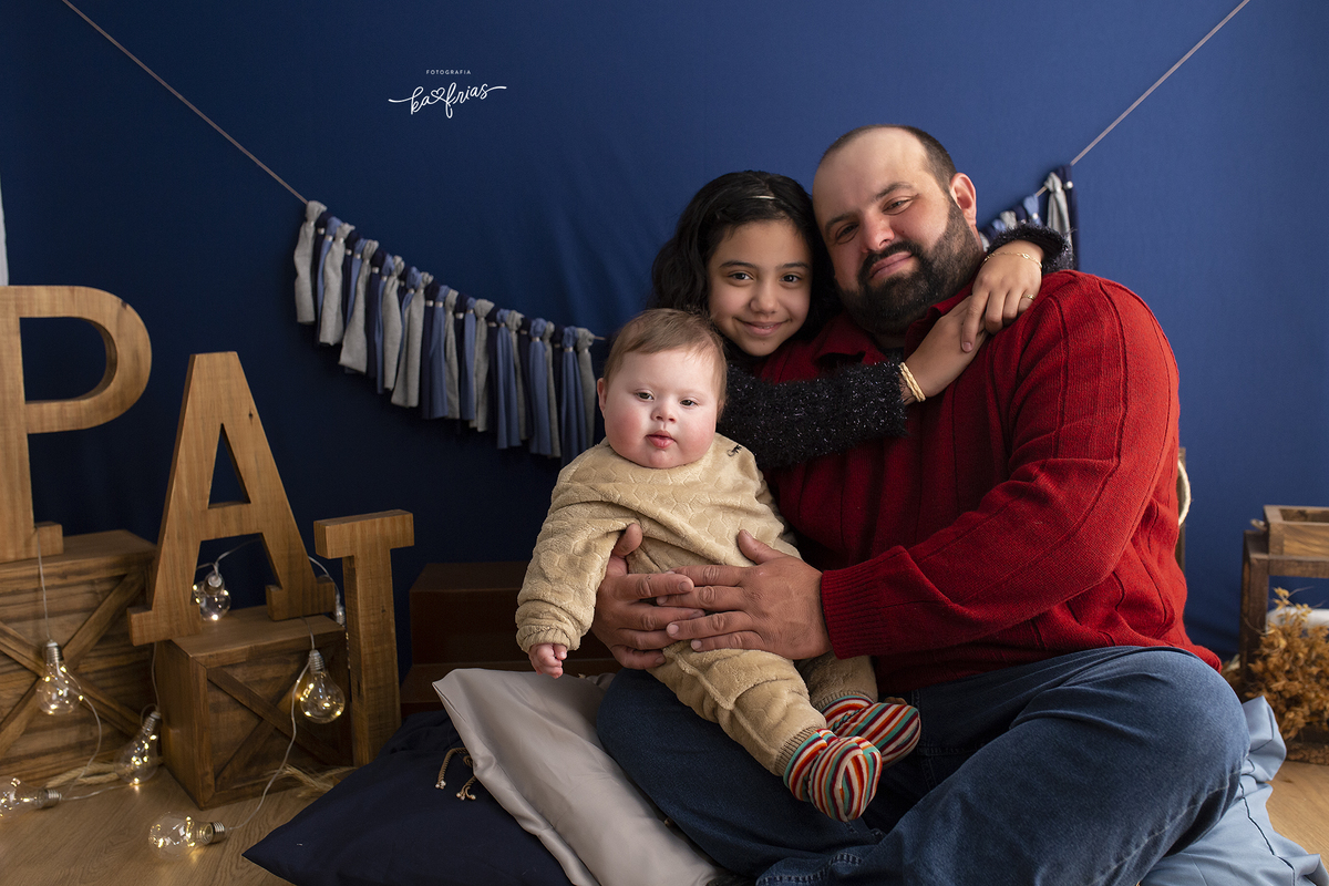 os modelos olham para a fotografa de familia de caxias do sul, ka frias