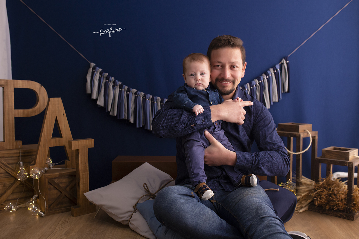 pai e filho olham para a fotografa de caxias do sul, ka frias