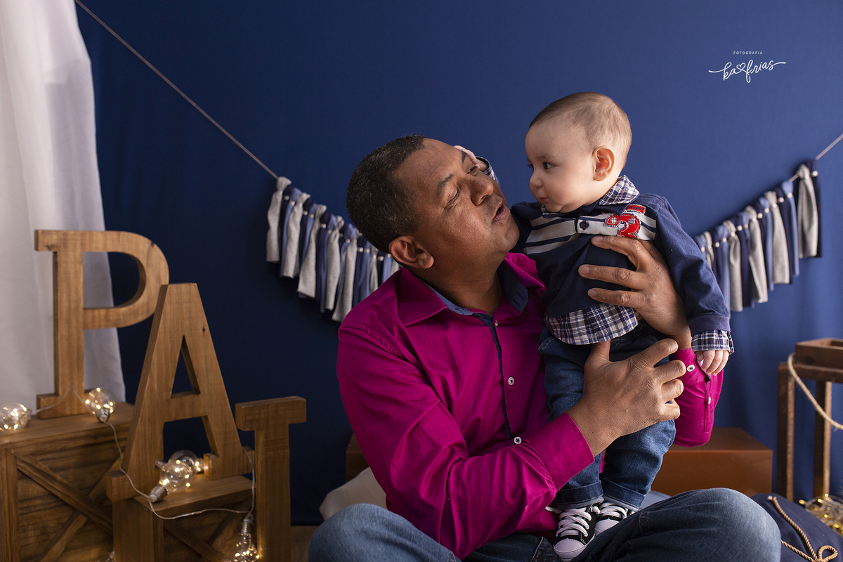 o avo sorri com o bebe no estudio em caxias do sul-rs