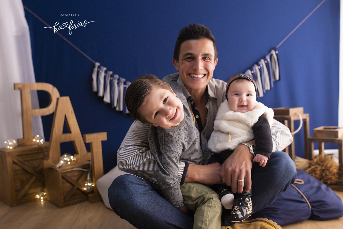 o pai se diverte nas fotos de dia dos pais