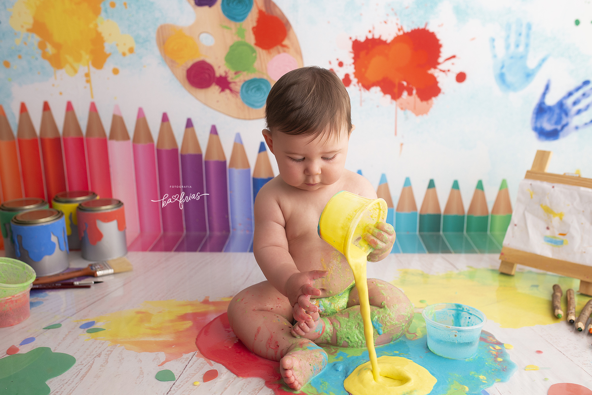 o menino derruba a tinta no ensaio em caxias do sul-rs