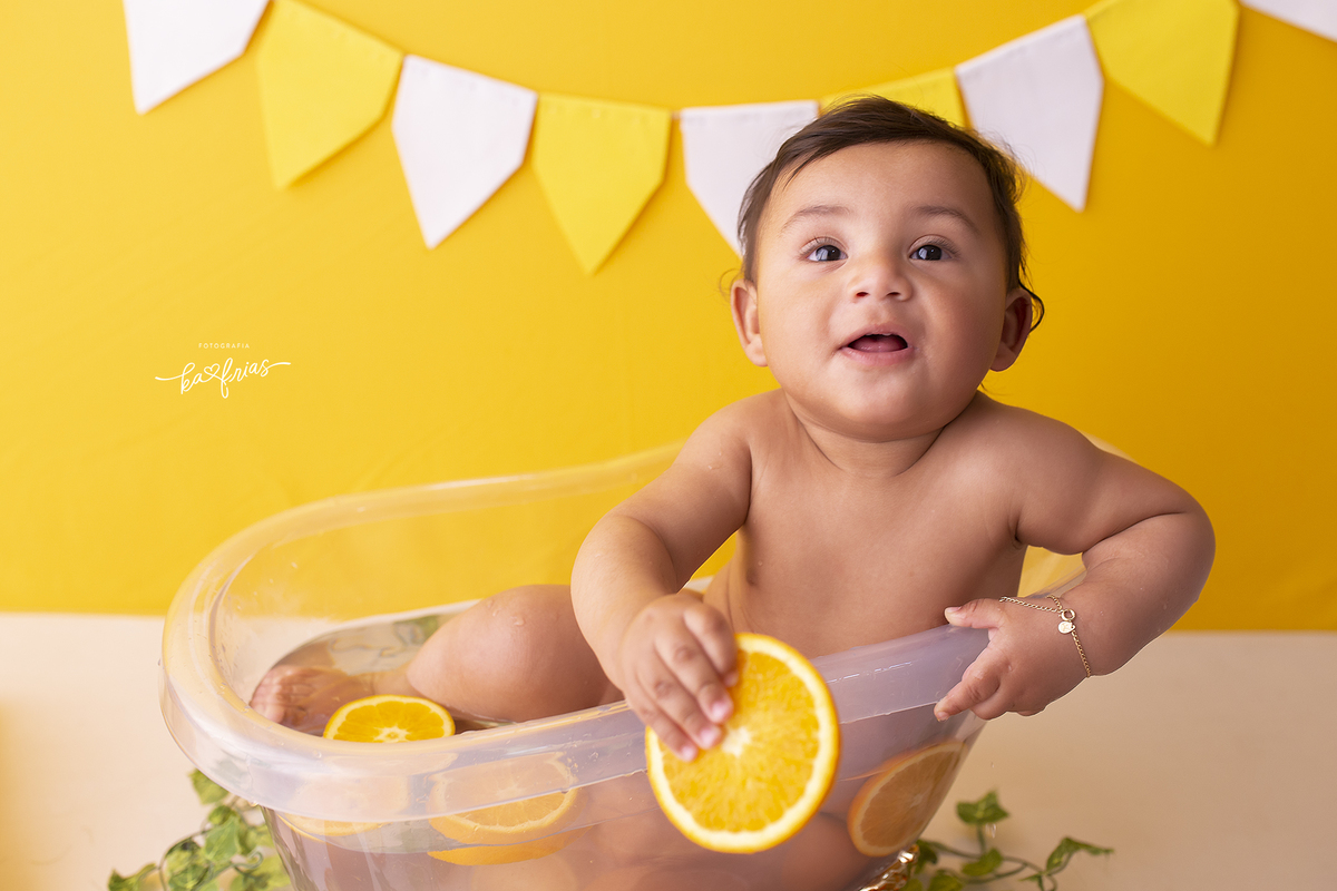 no acompanhamento mensal em caxias do sul, fizemos fotos do bebe na banheira