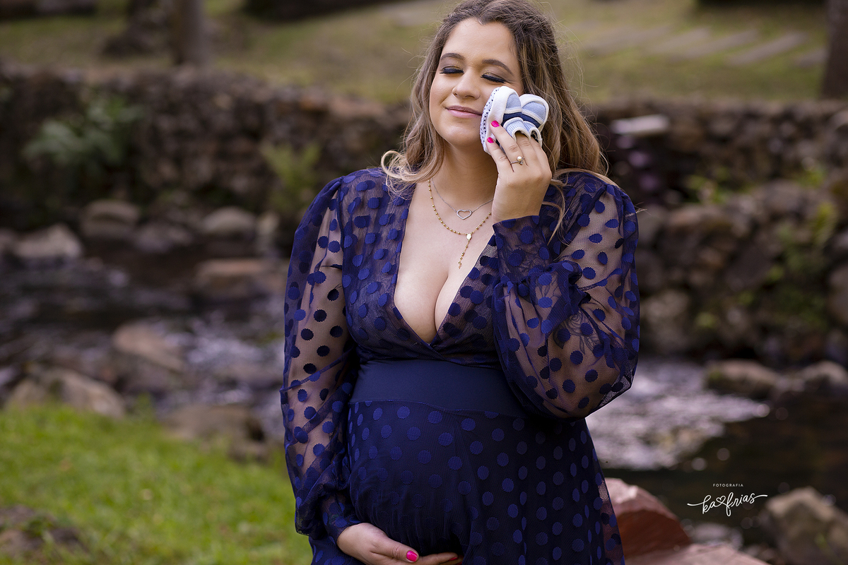 no ensaio de gestante usamos os sapatinhos do bebe