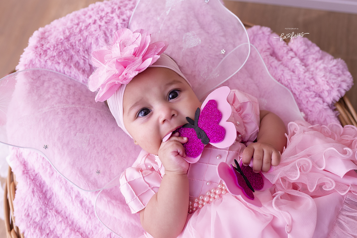 no acompanhamento mensal a bebe esta de borboleta