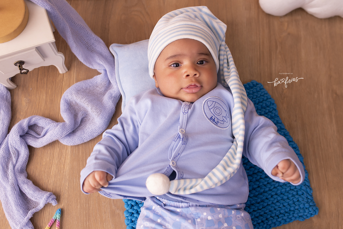 o bebe esta completando 4 meses no ensaio do estudio