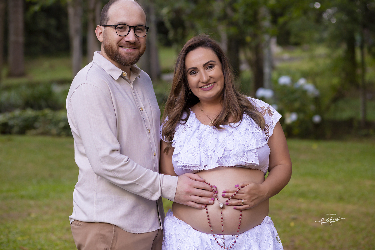 no ensaio externo em caxias do sul, o casal levou um terço