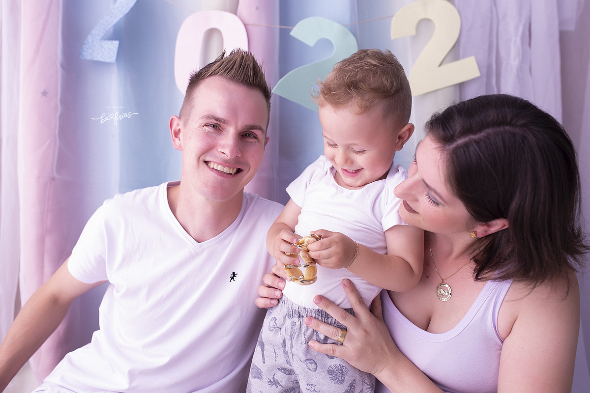 a familia sorri para a fotografa de caxias do sul, ka frias