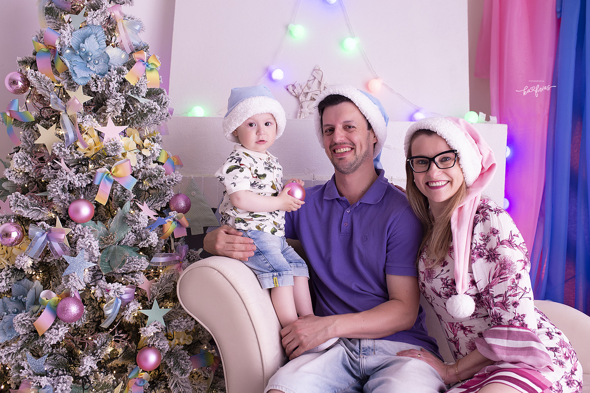 os pais participaram das fotos de natal do filho