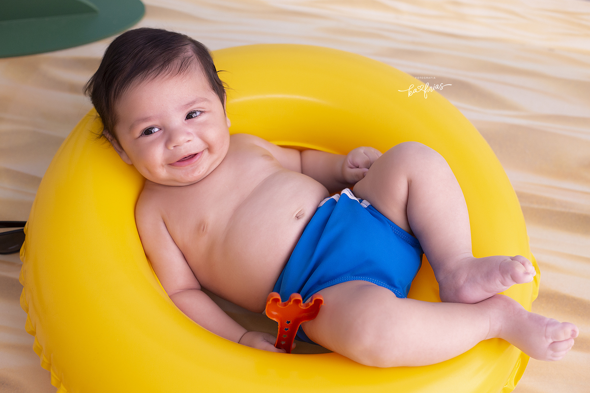 no acompanhamento mensal o tema era de praia