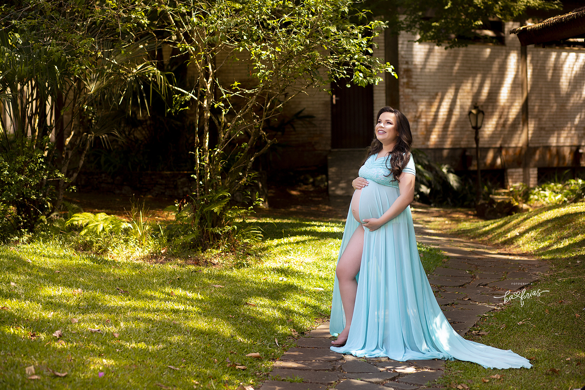 no ensaio externo a gestante posa