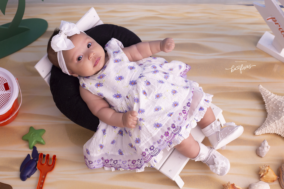 a menina olha para a fotografa de caxias do sul, ka frias