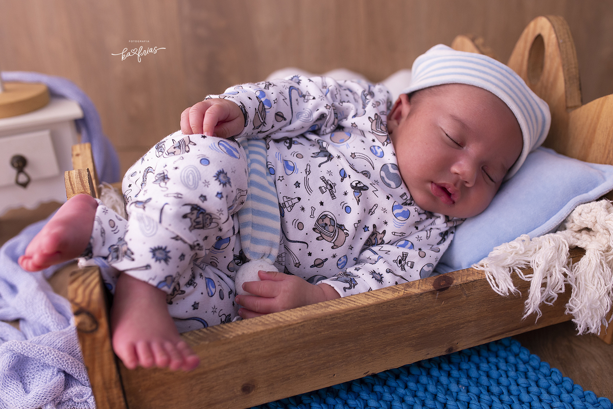 o bebe dorme durante o ensaio de acompanhamento mensal